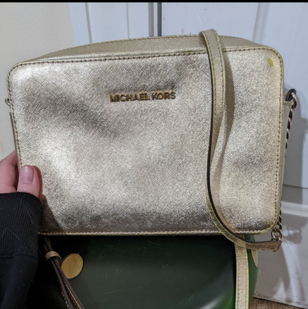 Michael Kors Jet Set Pale Gold Crossbody!